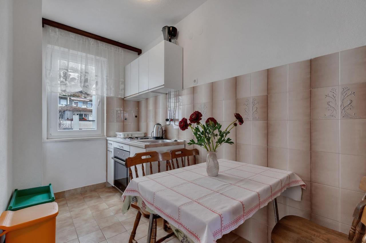 Apartments Tihomir Musac Omiš Exterior foto